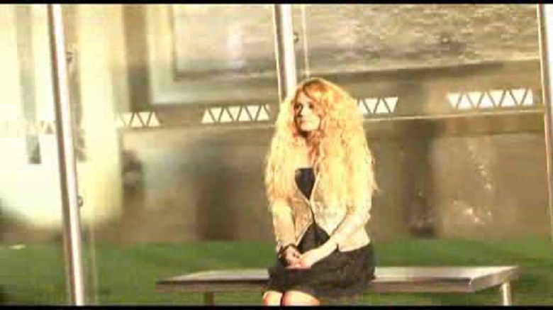 Natavan Həbibi dayanacaqda görüntüləndi